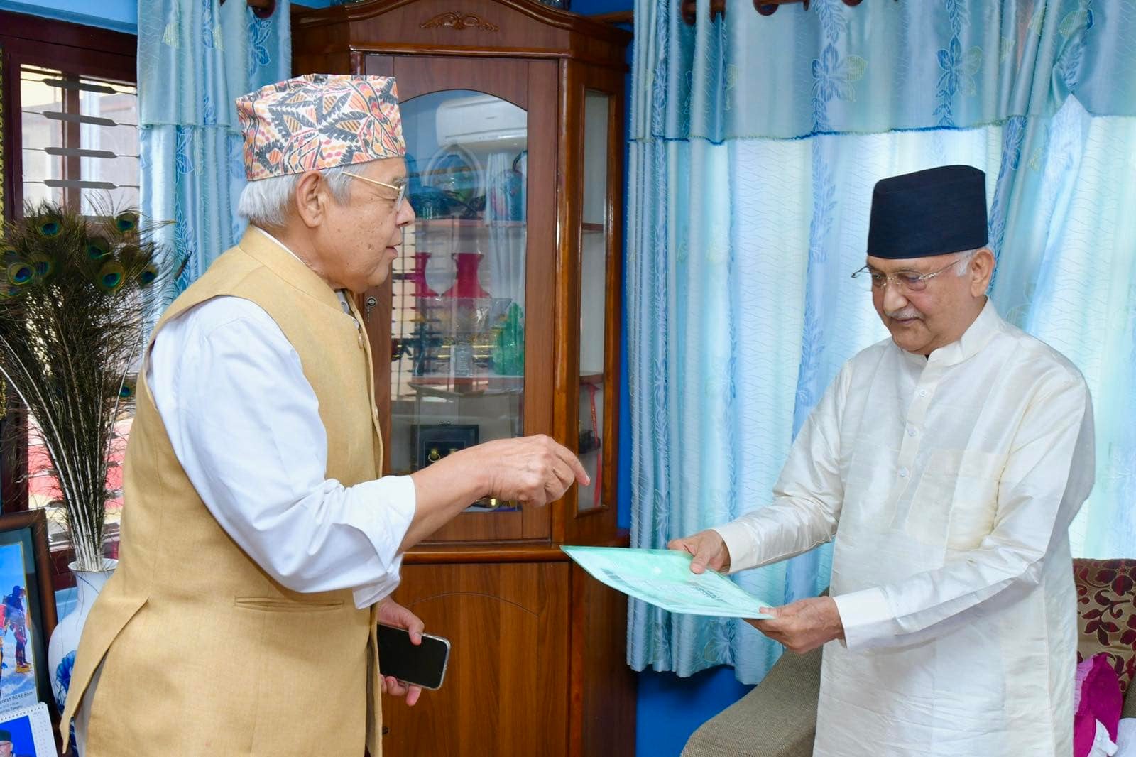 वाम एकताको प्रस्ताव लिएर गएका वामदेवलाई ओलीको जवाफ- तपाईंले भन्नुभयो, मैले सुनेँ